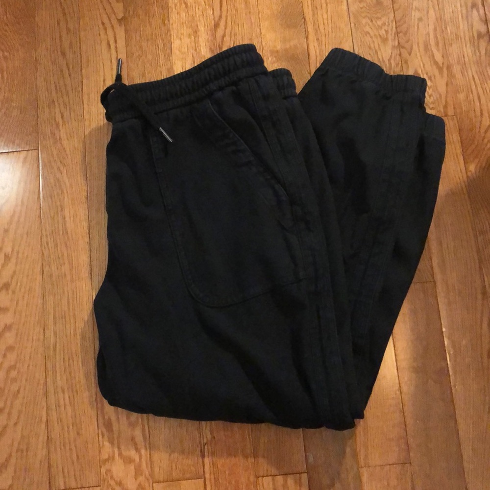 14P athleta farallon black twill joggers